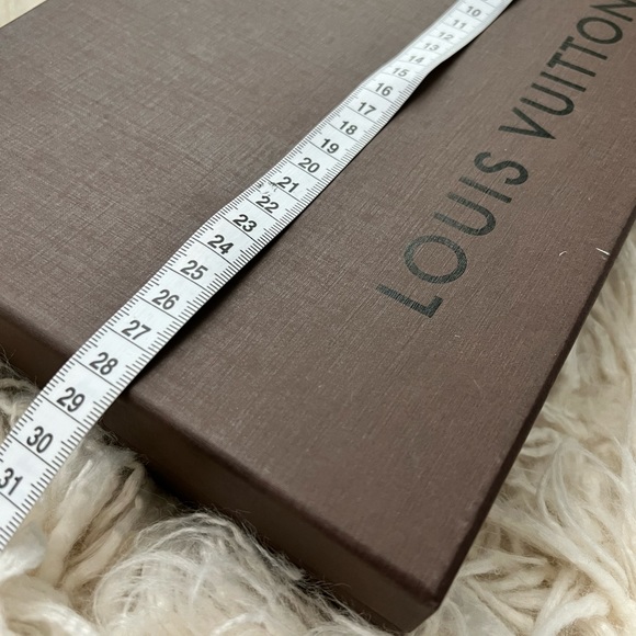 Louis Vuitton Gift Box - Picture 4 of 6